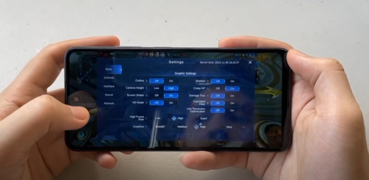 Duel Desain Layar: Waterdrop vs Punch Hole di HP 1 Jutaan, Mana yang Lebih Worth It?