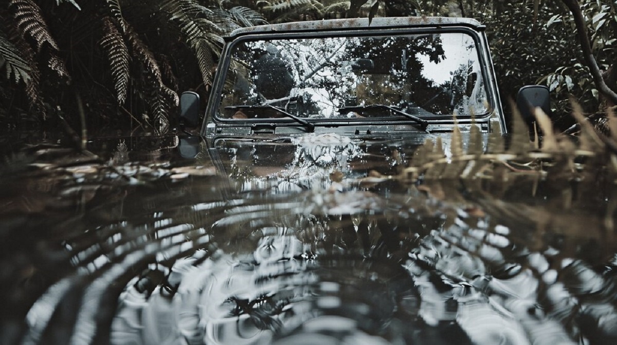 Mobil Terendam Banjir? Ini Langkah Cepat untuk Mencegah Kerusakan Parah!