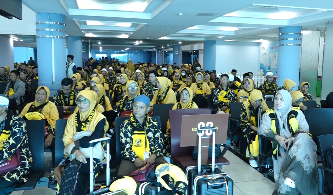 Holiday Angkasa Wisata Lepas 433 Jemaah Umroh Charter Langsung Palembang–Jeddah