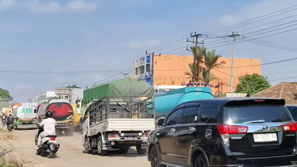 Jalan Bergelombang di Jalintim Banyuasin Belum Diperbaiki