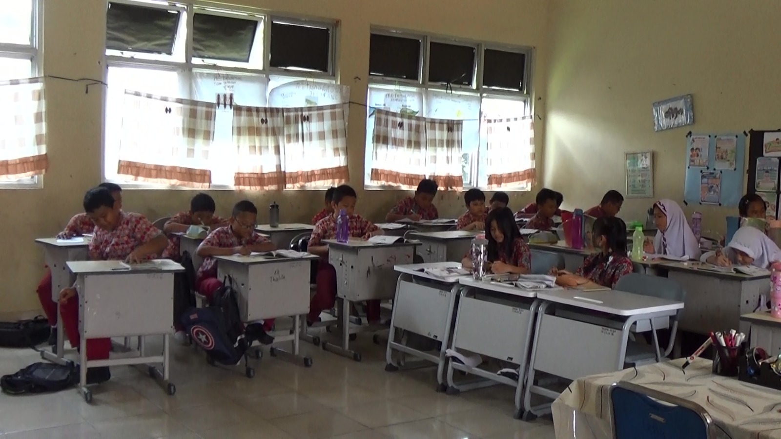Wali Murid Sambut Baik Putusan MK Sekolah Gratis