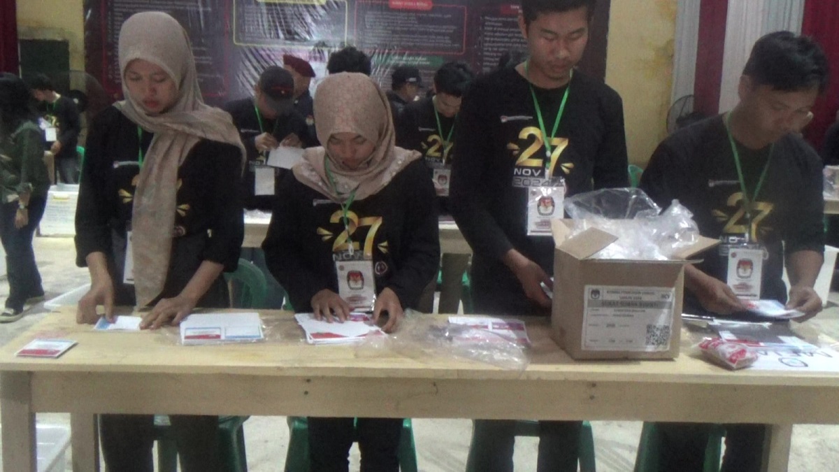 KPU Musi Rawas Mulai Proses Sortir dan Lipat Surat Suara Pilkada 2024