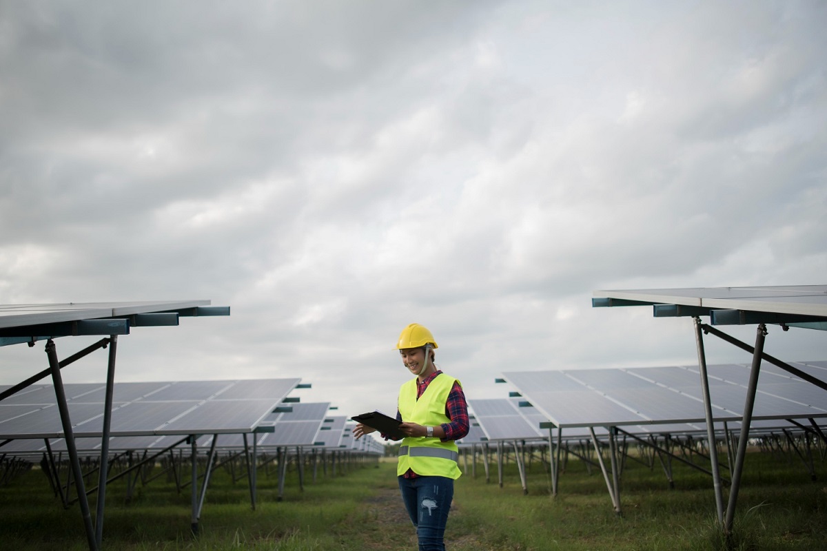 Apa yang Membuat Energi Surya Semakin Menarik? Jawabannya Ada di Sini