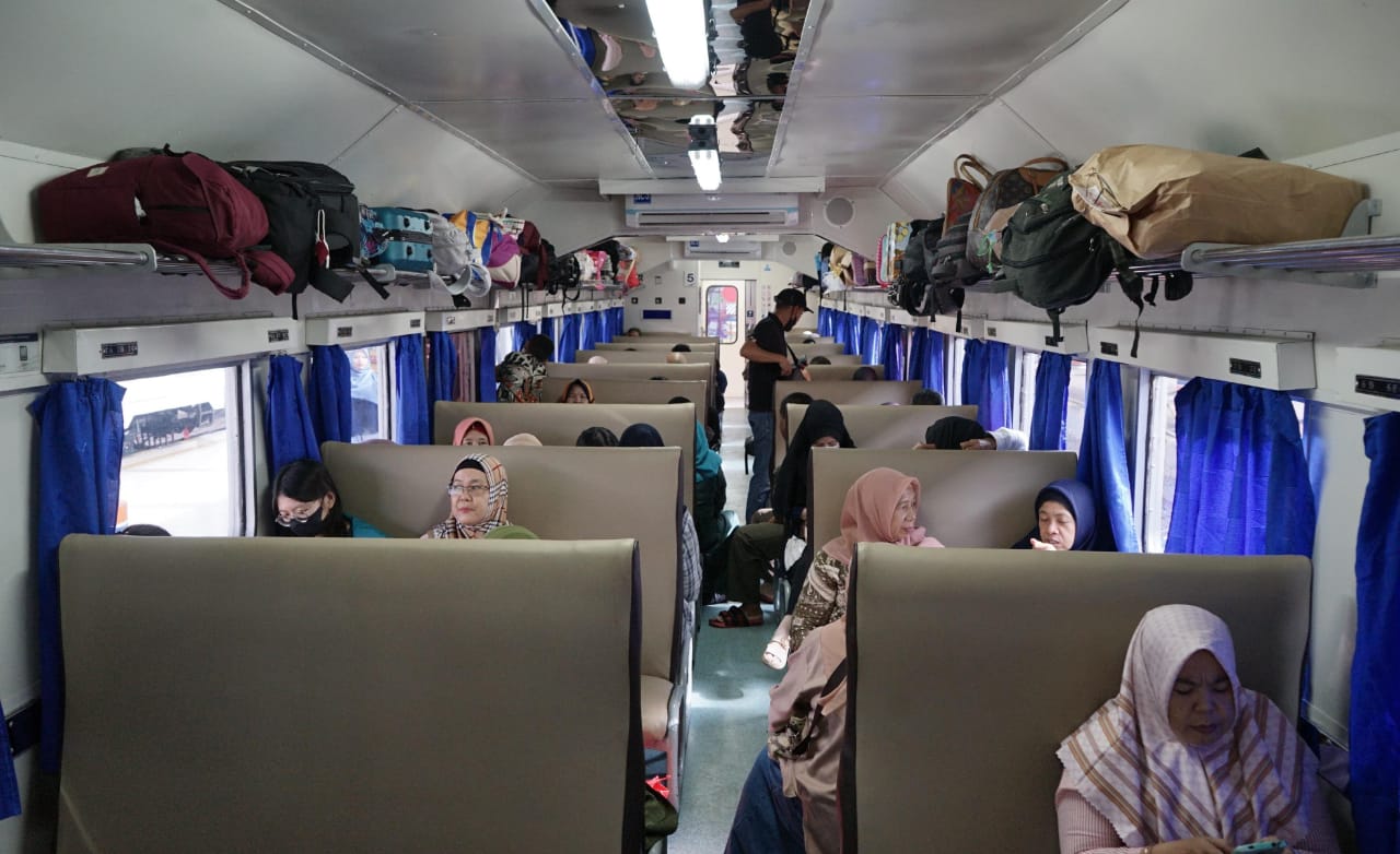 Penumpang Kereta Api Diminta Jaga Barang Bawaan Selama Perjalanannya