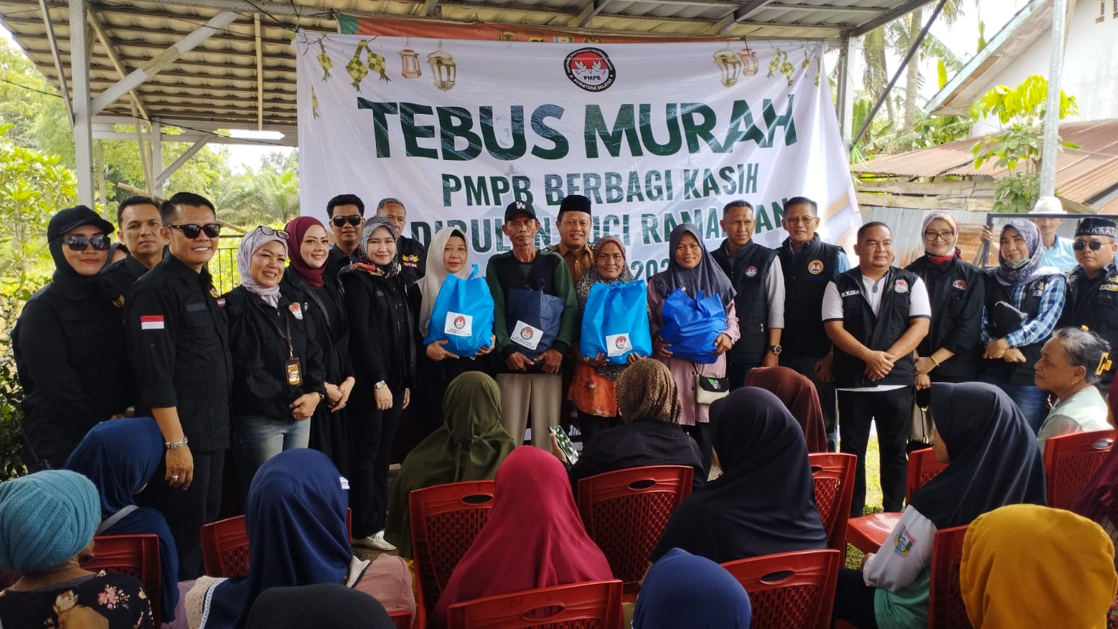 Disambut Antusias, Tebus Murah Sembako PMPB Sumsel Ringankan Beban Warga Talang Buluh