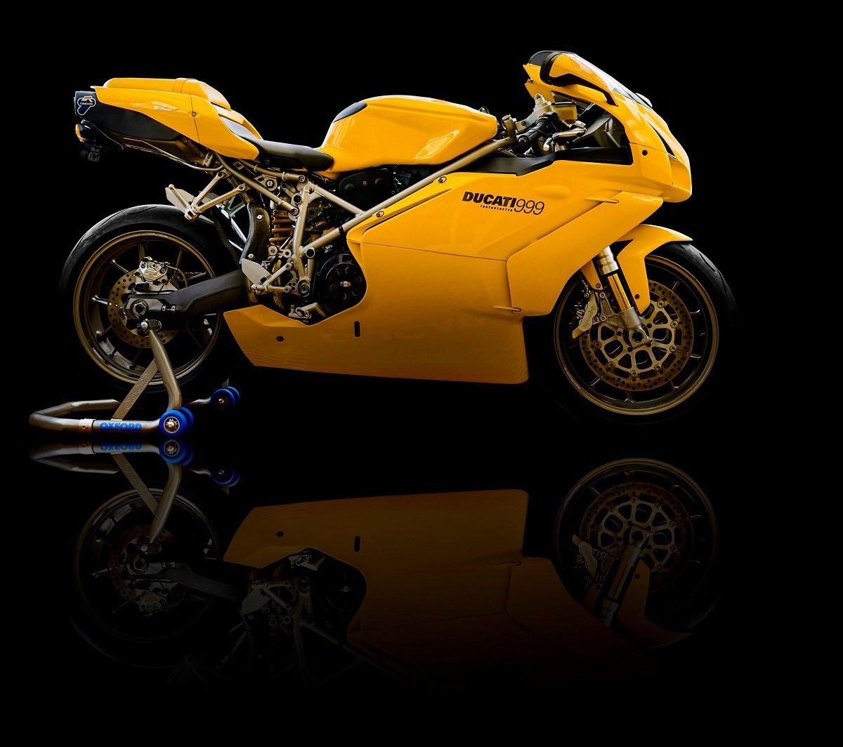 Motor Sport Ducati Warna Kuning, Tampil Berani dan Makin Mencuri Perhatian