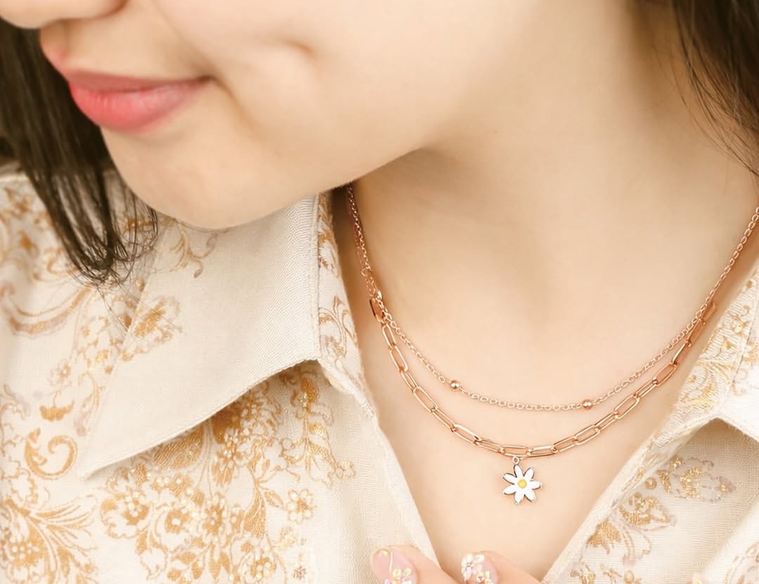 Kalung Emas Tipis dengan Nilai Tinggi, Elegan dan Tetap Menarik