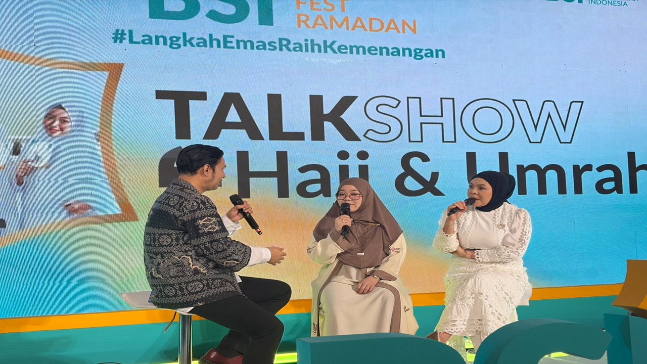 Holiday Angkasa Wisata Berbagi Informasi Umroh dan Haji dalam Talkshow BSI Fest Ramadan di PIM