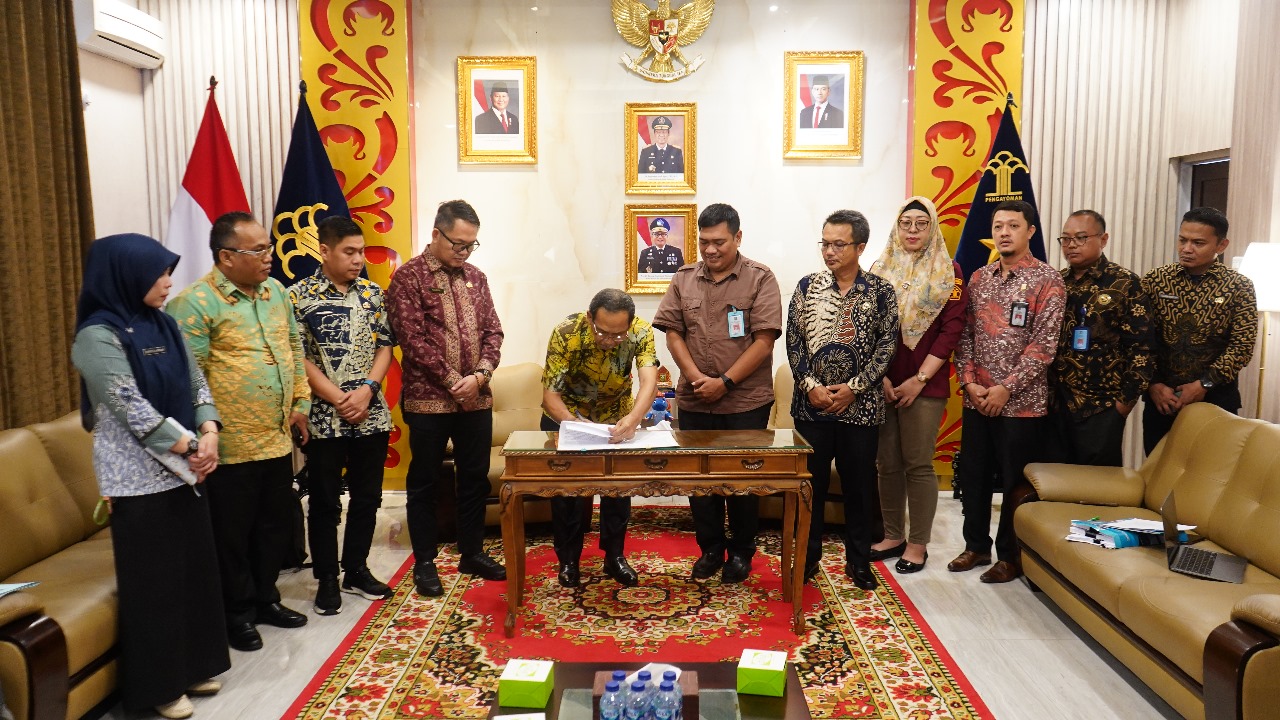 Dorong Pembangunan Daerah, Kanwil Kemenkum Sumsel Sukses Harmonisasi 5 Perda/Perbup OKU Timur