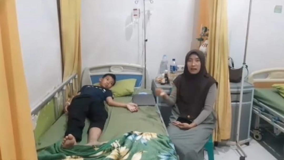 Diduga Keracunan MBG, 15 Siswa Ponpes Al Ittifaqiyah Dirawat di RS