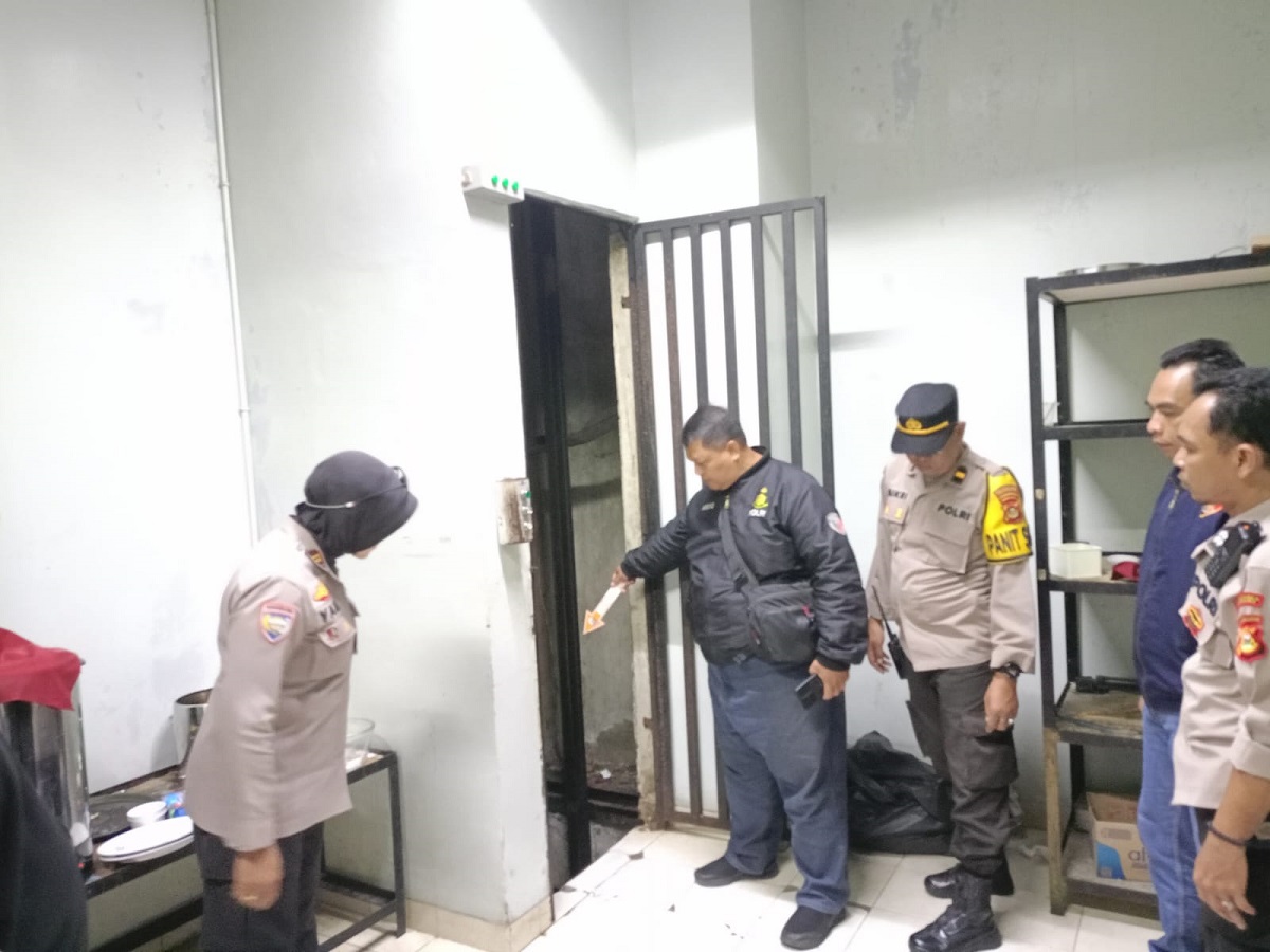 Kecelakaan Kerja, Pekerja di Palembang Putus Tangan dan Patah Kaki Tertimpa Lift Barang 