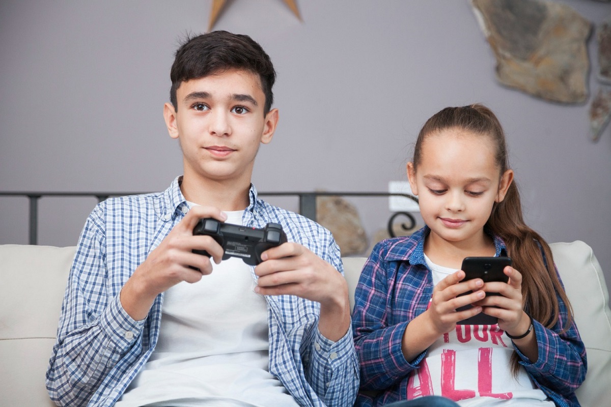Orangtua Wajib Tahu! Pengaruh Game dan E-Sports terhadap Perkembangan Anak dan Remaja