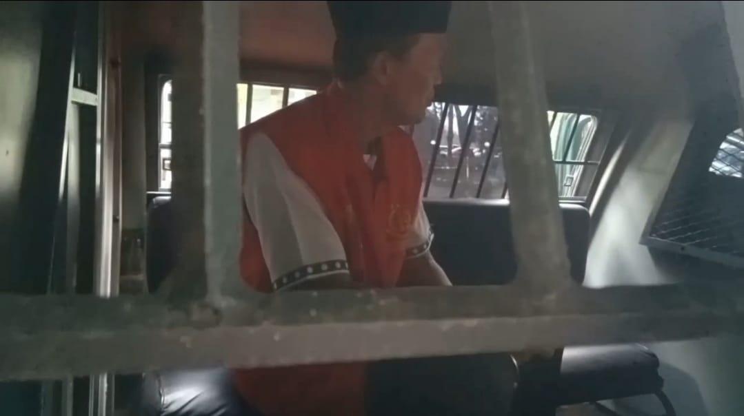 Harnojoyo 'Ngebut' Masuk Mobil Tahanan Usai Diperiksa Sebagai Tersangka Korupsi Pasar Cinde