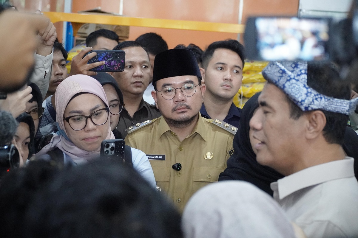 Wakil Walikota Palembang Dampingi Menteri Pertanian Tinjau Operasi Pasar Murah 