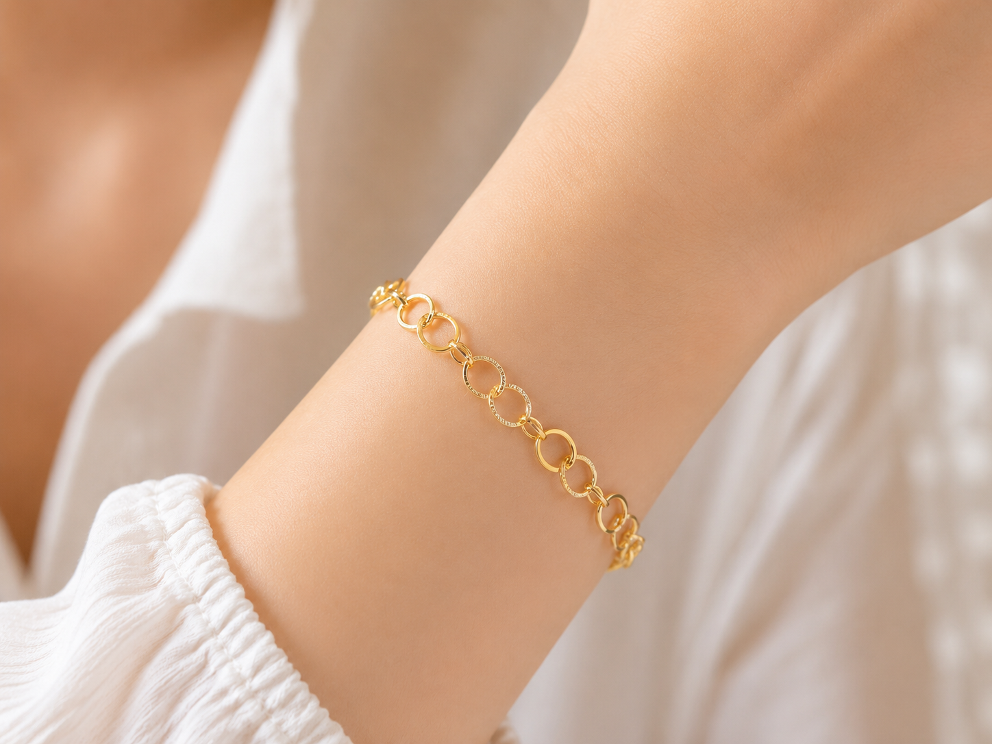 Gelang Emas Motif Cincin Sambung Kecil, Perhiasan Simpel yang Semakin Digemari pada 2026