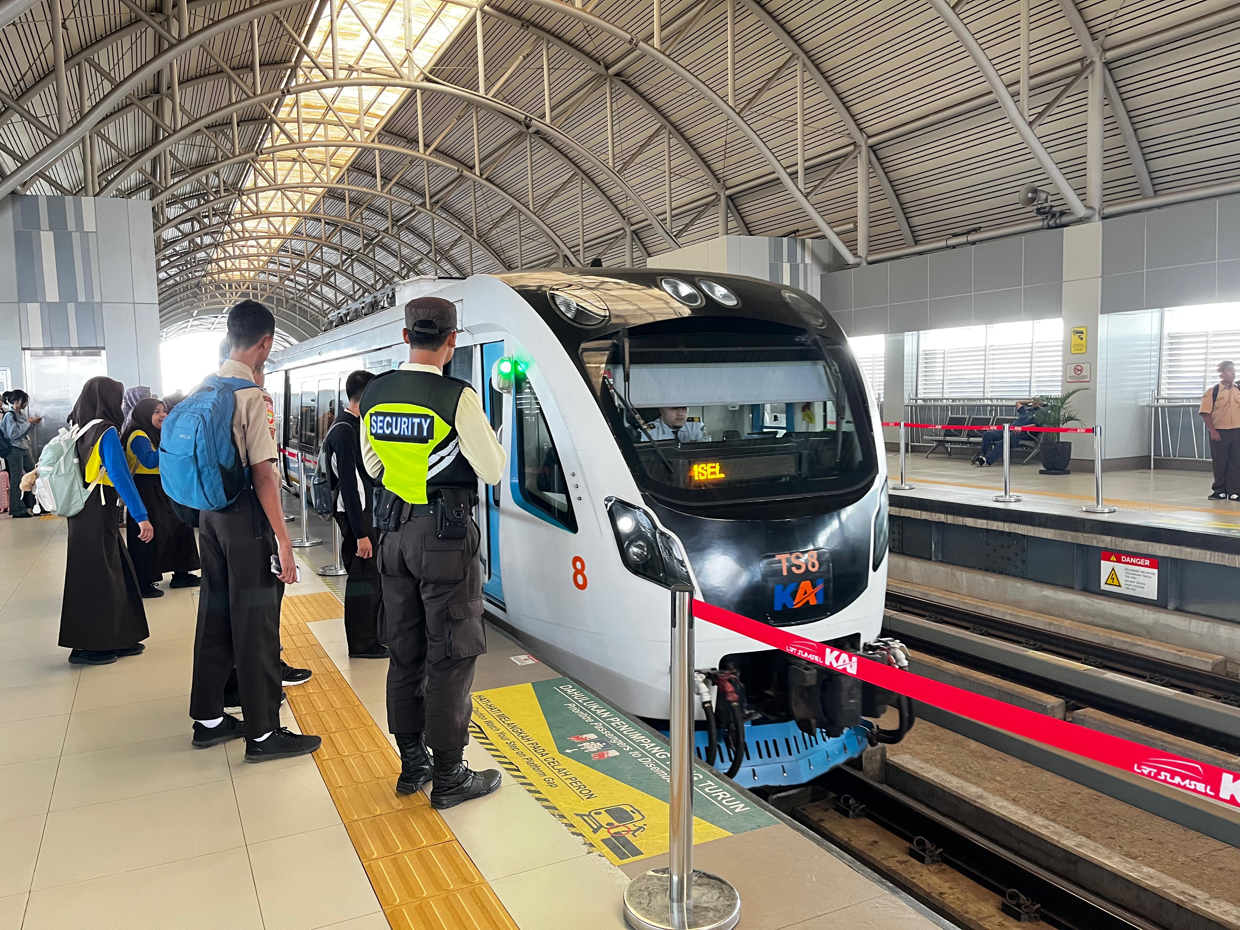 Hingga Triwulan III, LRT Sumsel Angkut 3,3 Juta Penumpang