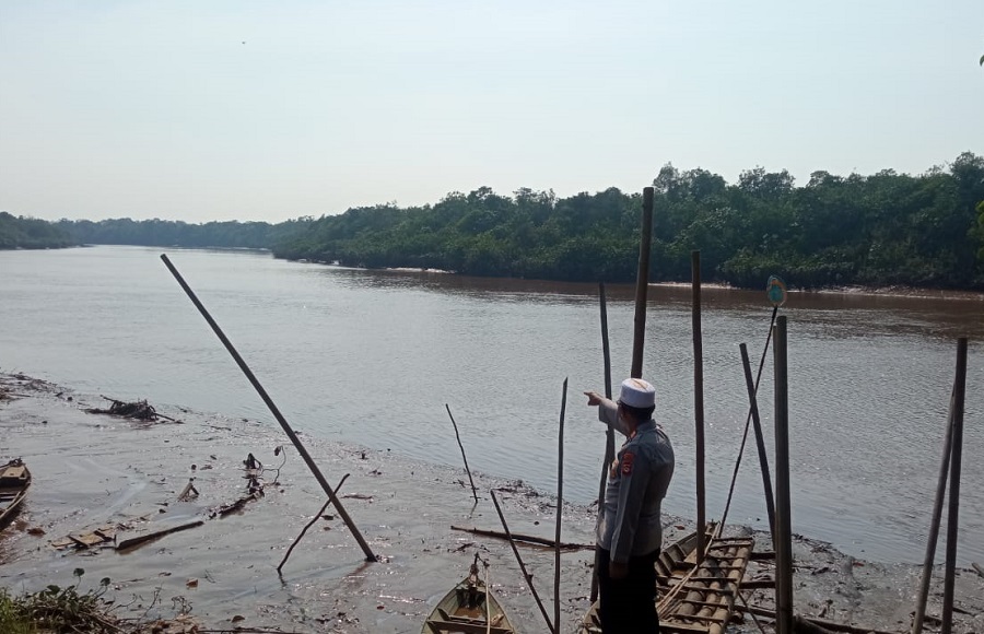 Samikun Diterkam Buaya, Kapolsek Muara Padang Bantu Pencarian Korban di Sungai Air Padang Sugihan