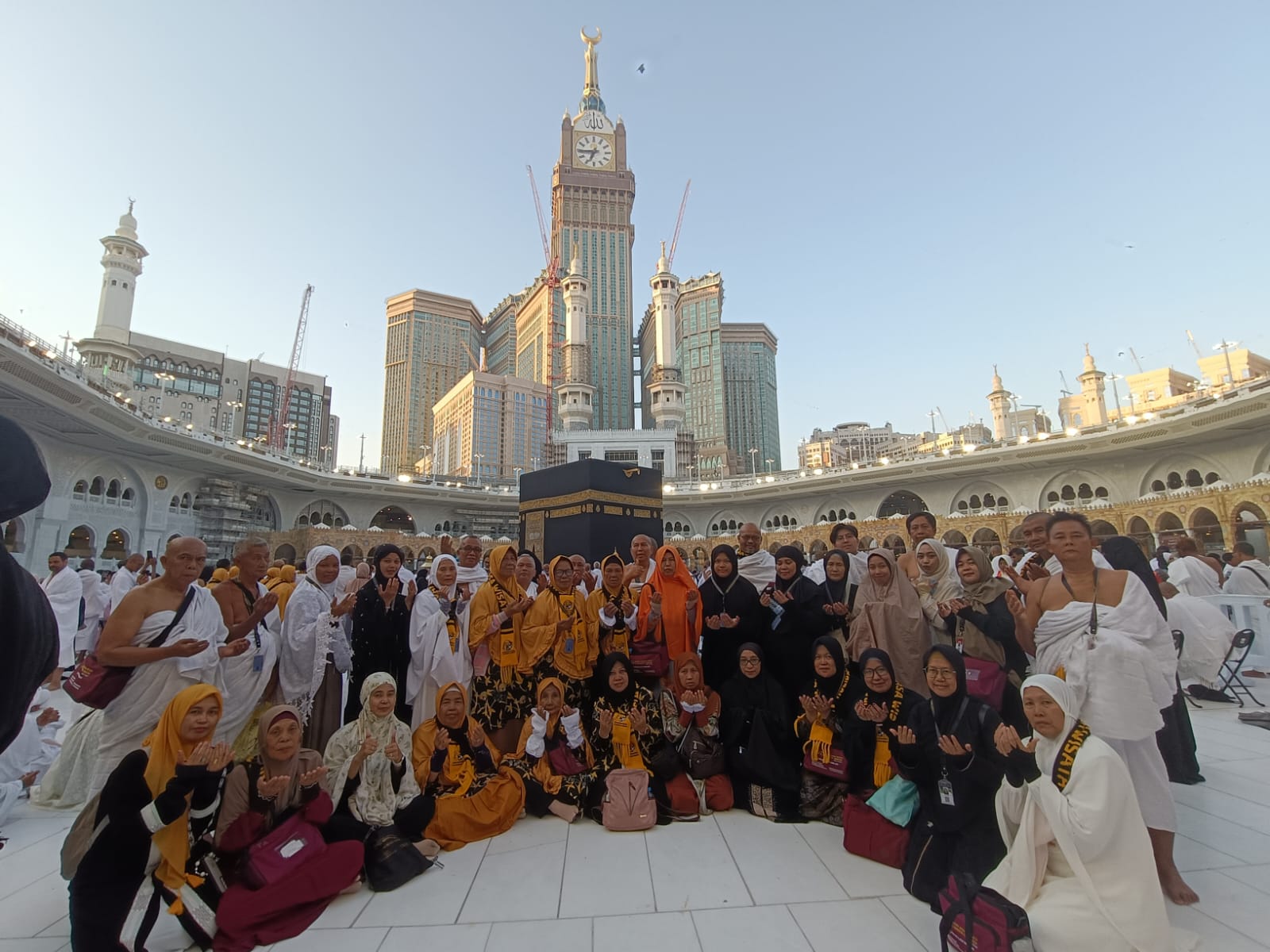 Tawaf Wada, Air Mata Perpisahan di Depan Ka'bah, Jamaah Holiday Angkasa Wisata 