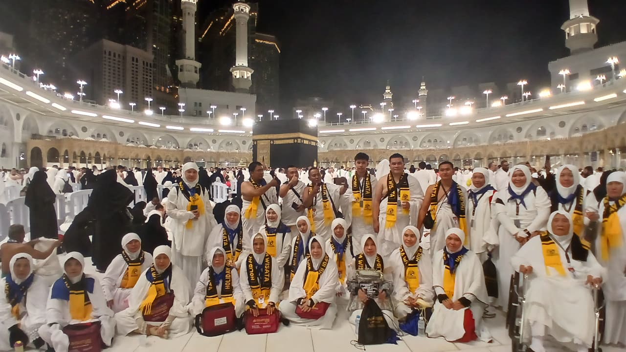 433 Jemaah Umroh Holiday Angkasa Wisata 7 Agustus Laksanakan Umroh Wajib Pertama dengan Khidmat dan penuh haru
