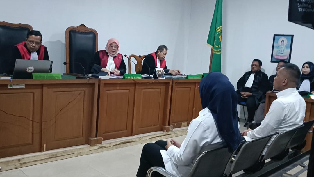 Terungkap! Sidang Perdana Korupsi PMI Palembang, Fitrianti Agustinda & Suami Ternyata Sedang Proses Cerai