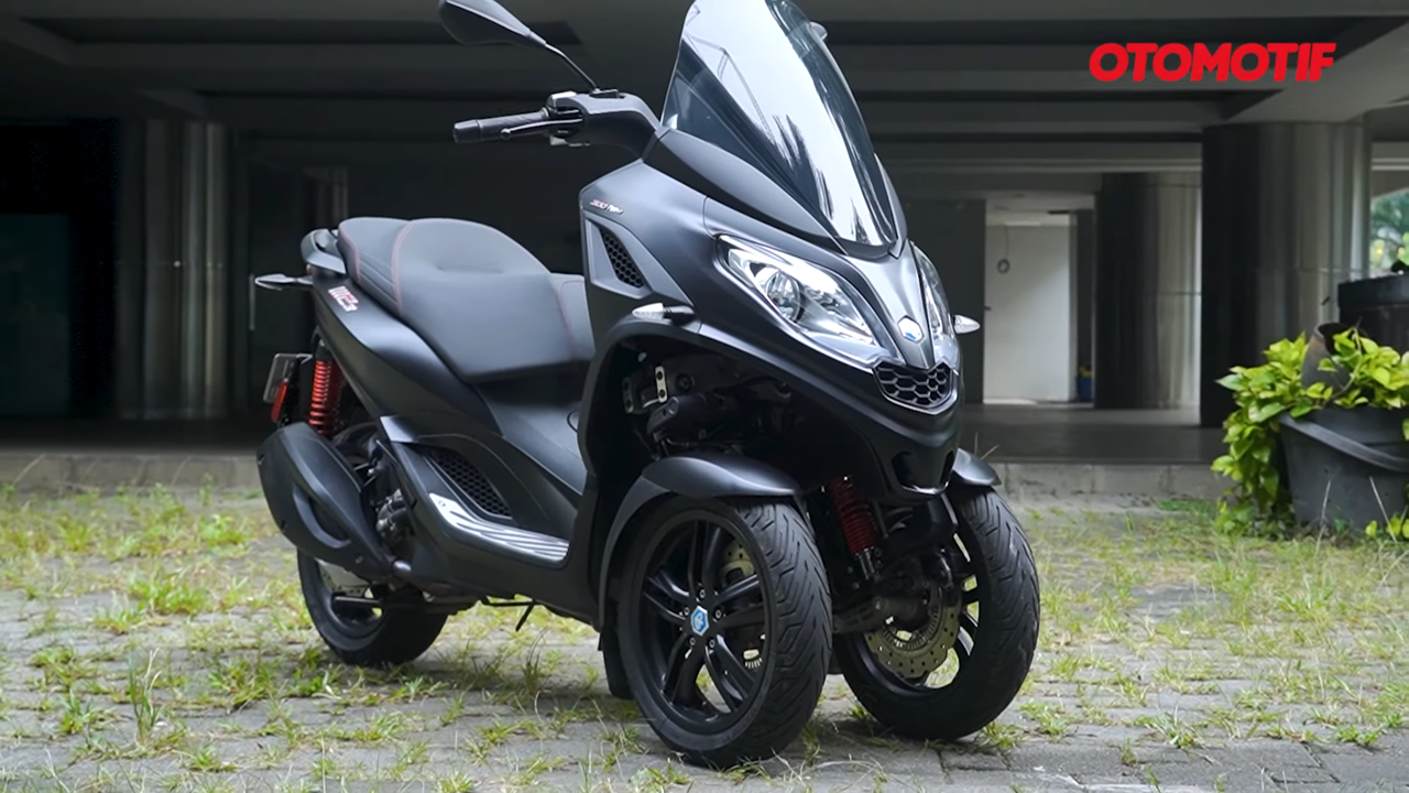 Piaggio MP3 300 HPA Sport: Motor Tiga Roda yang Kompak dan Lincah