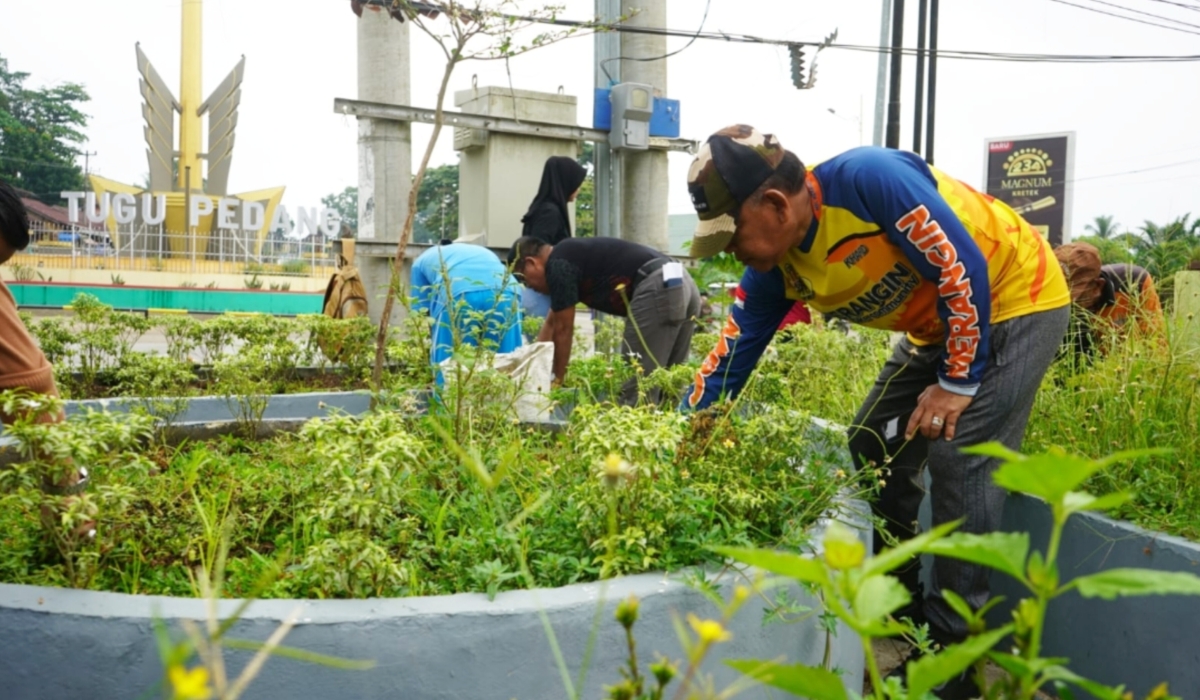 Sinergi Pemda Merangin dan PLN Bersihkan Kota Bangko, Jaga Lingkungan Sekaligus Keandalan Listrik