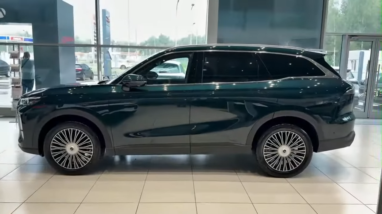 Cherry 39 CSH, SUV Hybrid Rp719 Juta yang Jadi Sorotan di GIIAS 2025