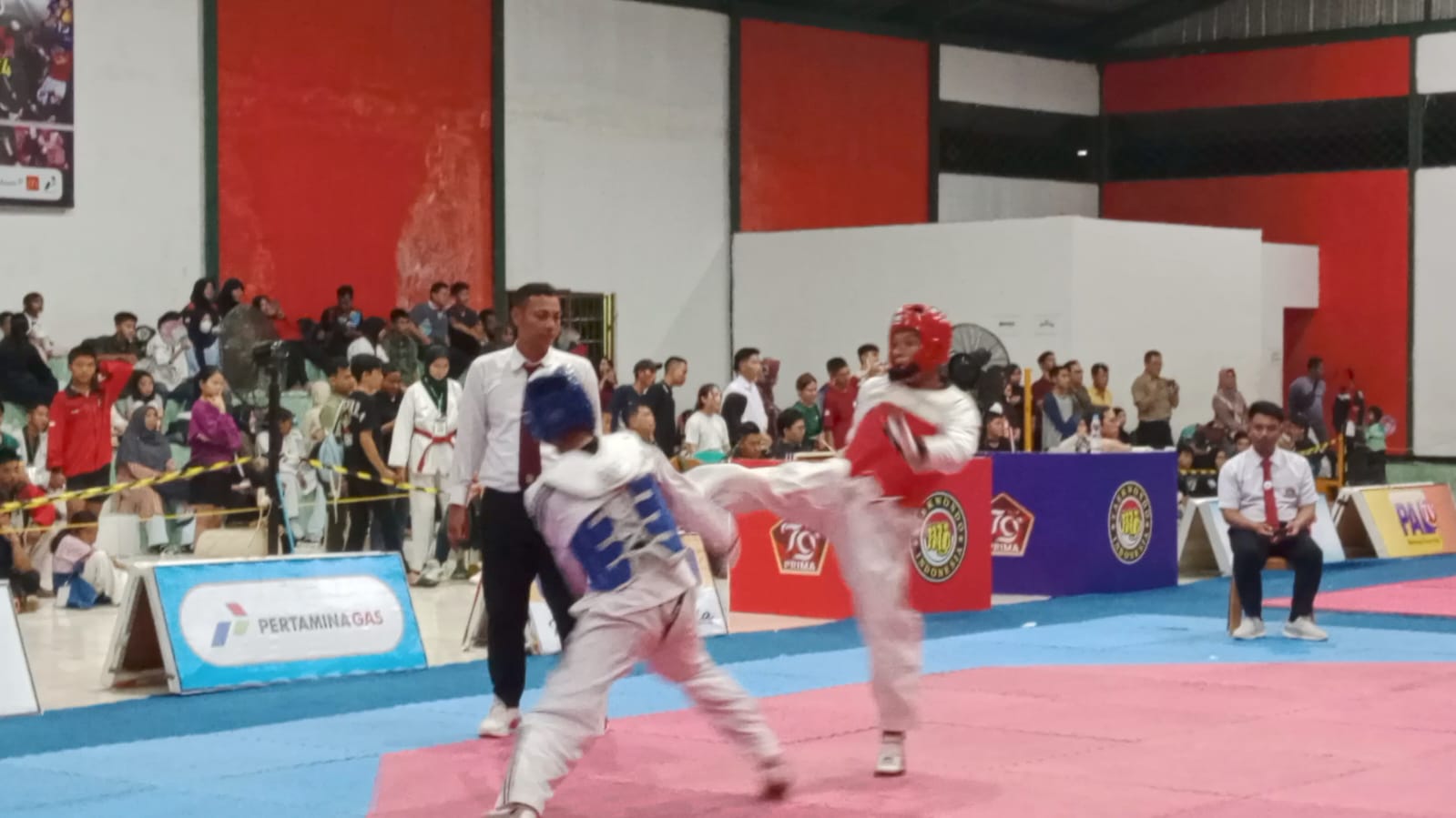 Tim Yonzikon 12/KJ kalahkan Tim Empat Lawang Dipartai Semi Final Cabang Olahraga Taekwondo