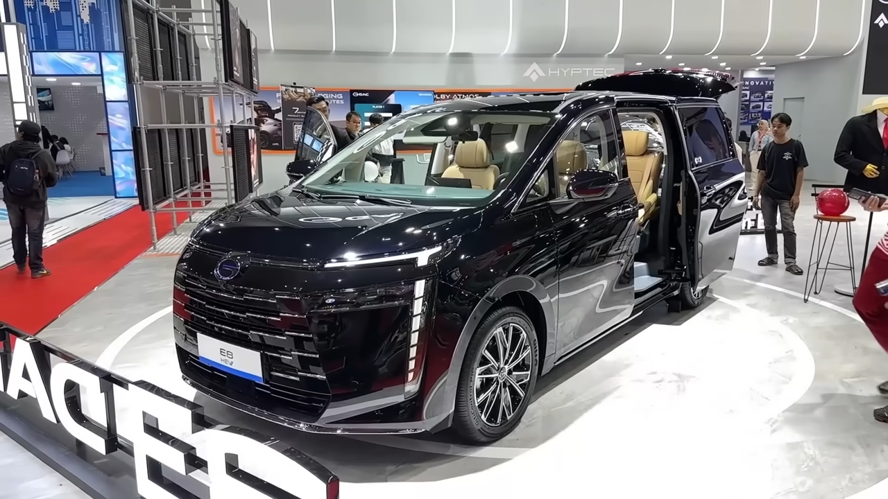 GAC Group Perkenalkan MPV Hybrid Mewah GAC E8 di IMS