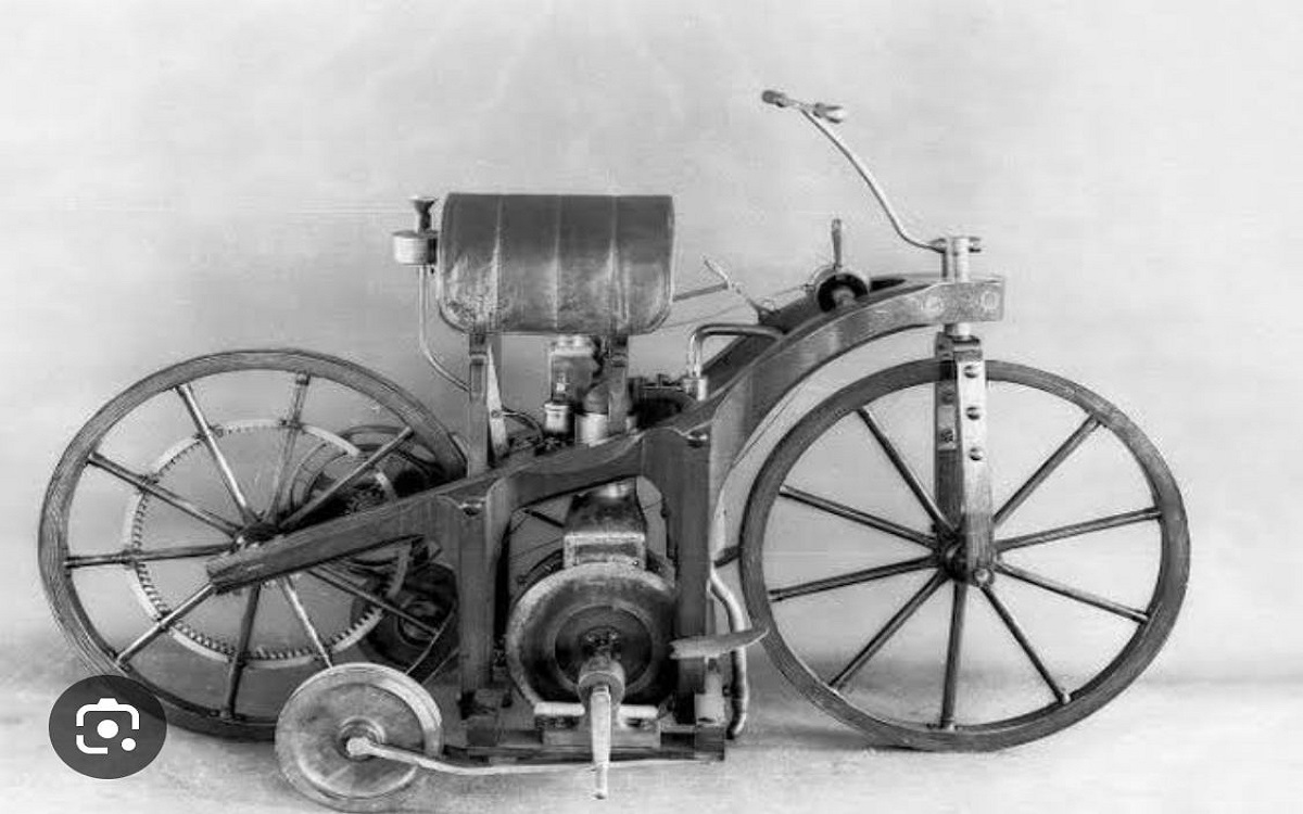 Mengenal Sejarah Dan Perkembangan Sepeda Motor Pertama Kali Di Dunia
