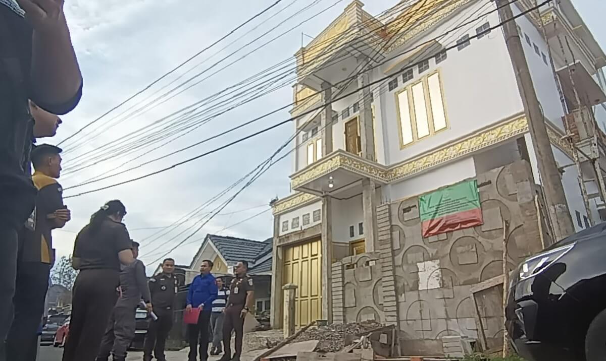 Rumah 3 Lantai Milik Tersangka RD Disita Kejati Sumsel, Terkait Kasus Dugaan Korupsi Internet Desa di Muba