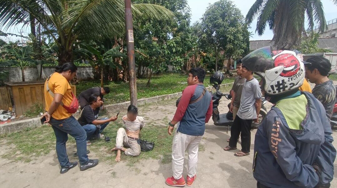 Pencuri Ponsel Jemaah Masjid Al Fathul Akbar Palembang Babak Belur Diamuk Massa