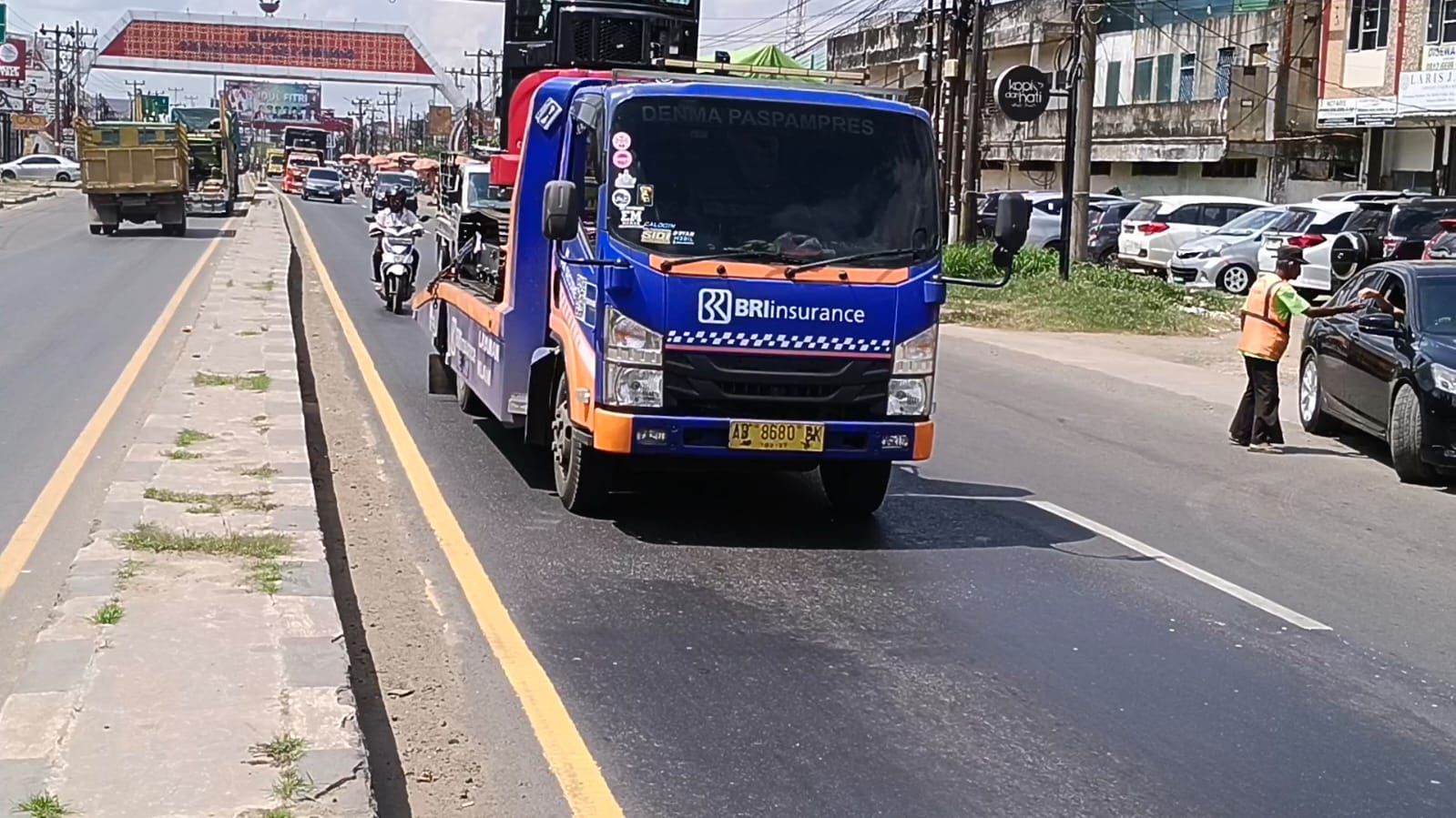 Jalintim Banyuasin Mulus Kembali, Warga Bersyukur Jalan Diperbaiki