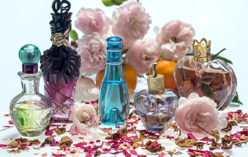 Wangi Parfum Seseorang Menunjukkan Tipe Kepribadian: Aroma Cendana Untuk Orang Perfeksionis
