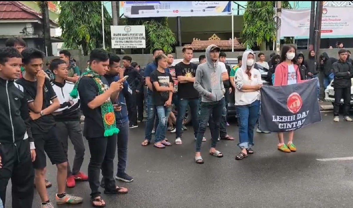 Suporter Sriwijaya FC Gelar Aksi Damai, Minta Gubernur Selamatkan SFC