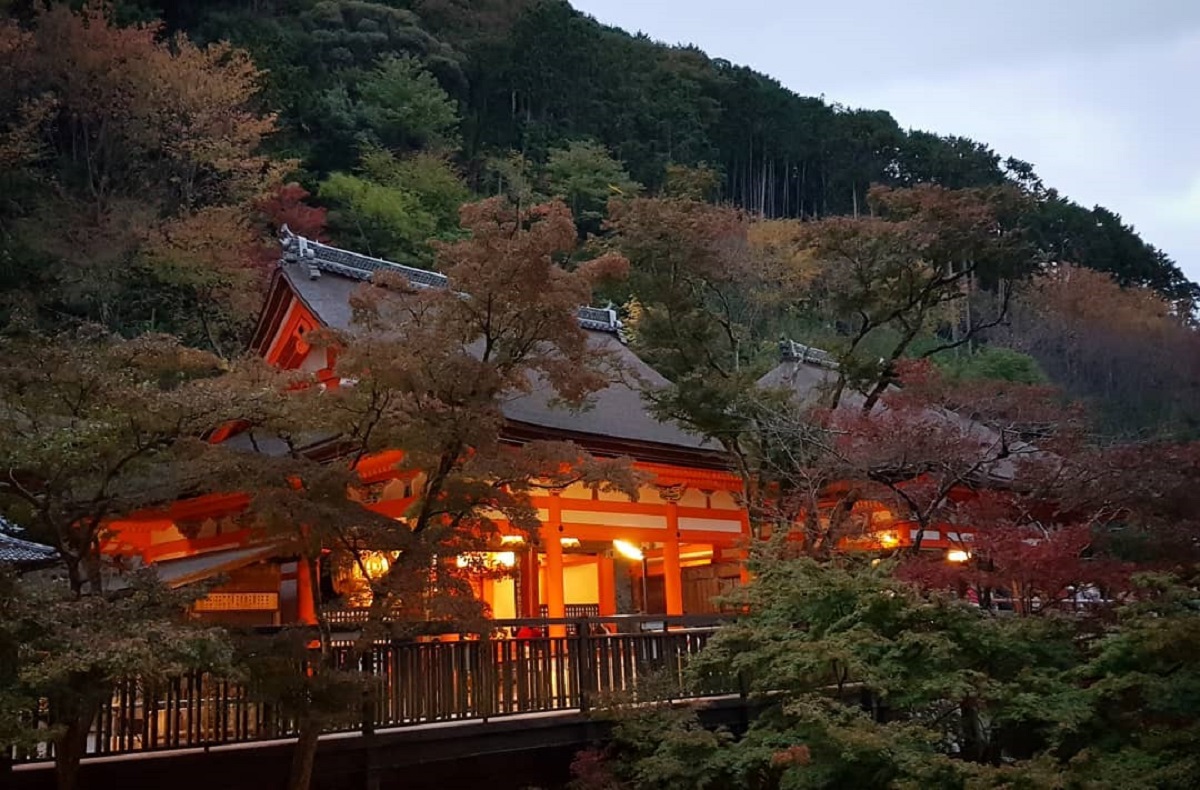 Keistimewaan Kuil Kiyomizudera  Bisa Saksikan Keindahan Kota Kyoto Dari Balkon Kuil Abad ke-16