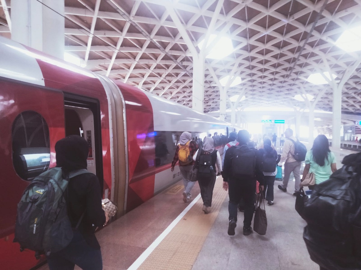 Perkenalkan Whoosh, Kereta Cepat Terbaru yang Menghubungkan Jakarta dan Bandung