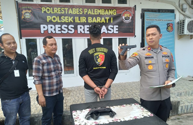 Modal Senpi Mainan dan Kaos Polisi, Polisi Gadungan di Palembang Kelabui Mahasiswi