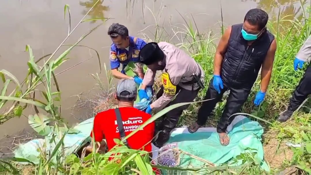 Mayat Pria Lansia Ditemukan Mengapung di Sawah Gegerkan Warga Desa Meritai