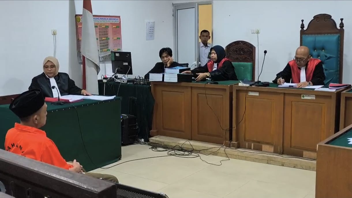 Jaksa Bacakan Dakwaan Berlapis terhadap Haji Sutar di PN Palembang