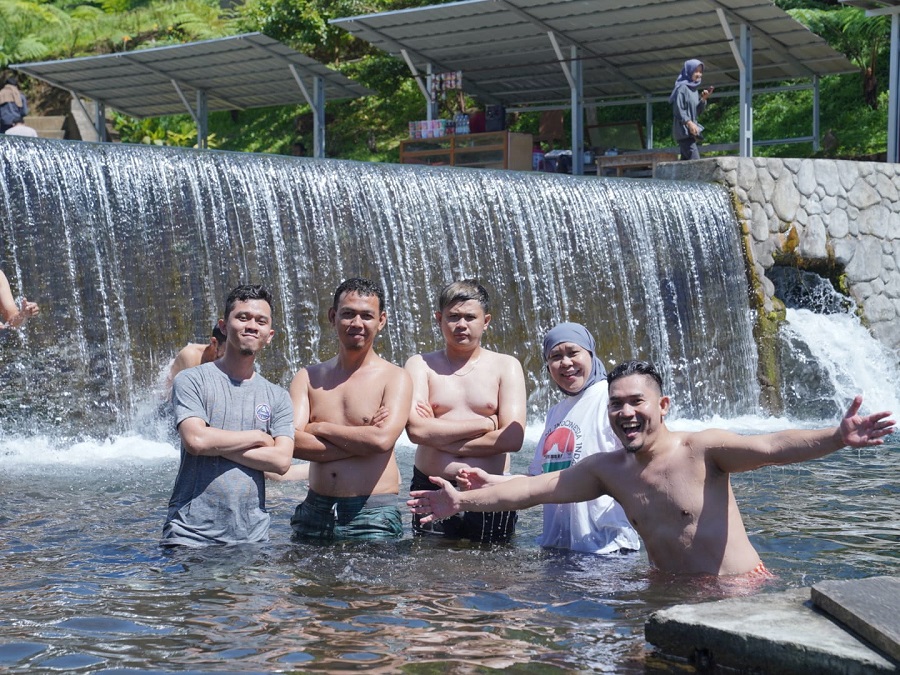 Wisata Ayek Pacar Pagaralam! Mandi di Suhu Dingin Yang Menantang.