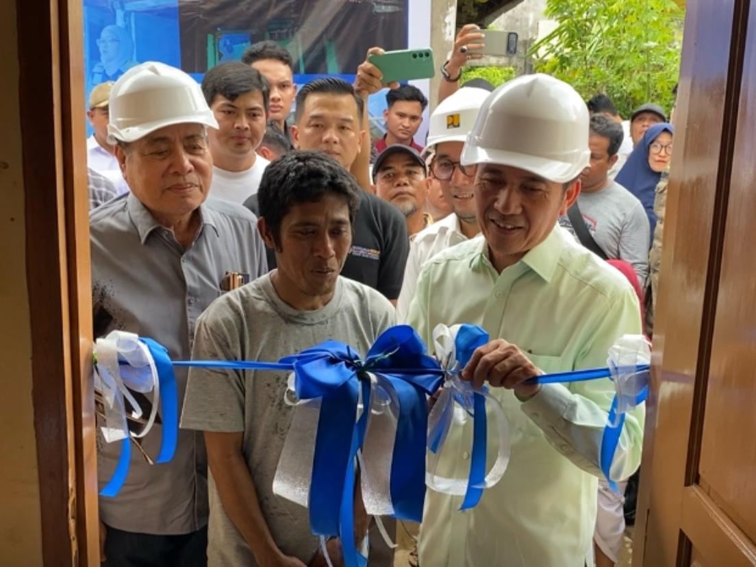 Walikota Palembang Resmikan Bedah Rumah di Hari Bakti PU ke 80 Tahun 