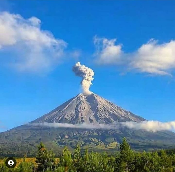 7 Gunung Mistis Terseram di Indonesia
