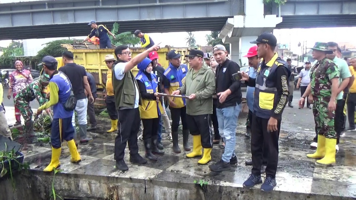  Kembalikan Fungsi Sungai, Pj Walikota Palembang Komandoi Gotong Royong 