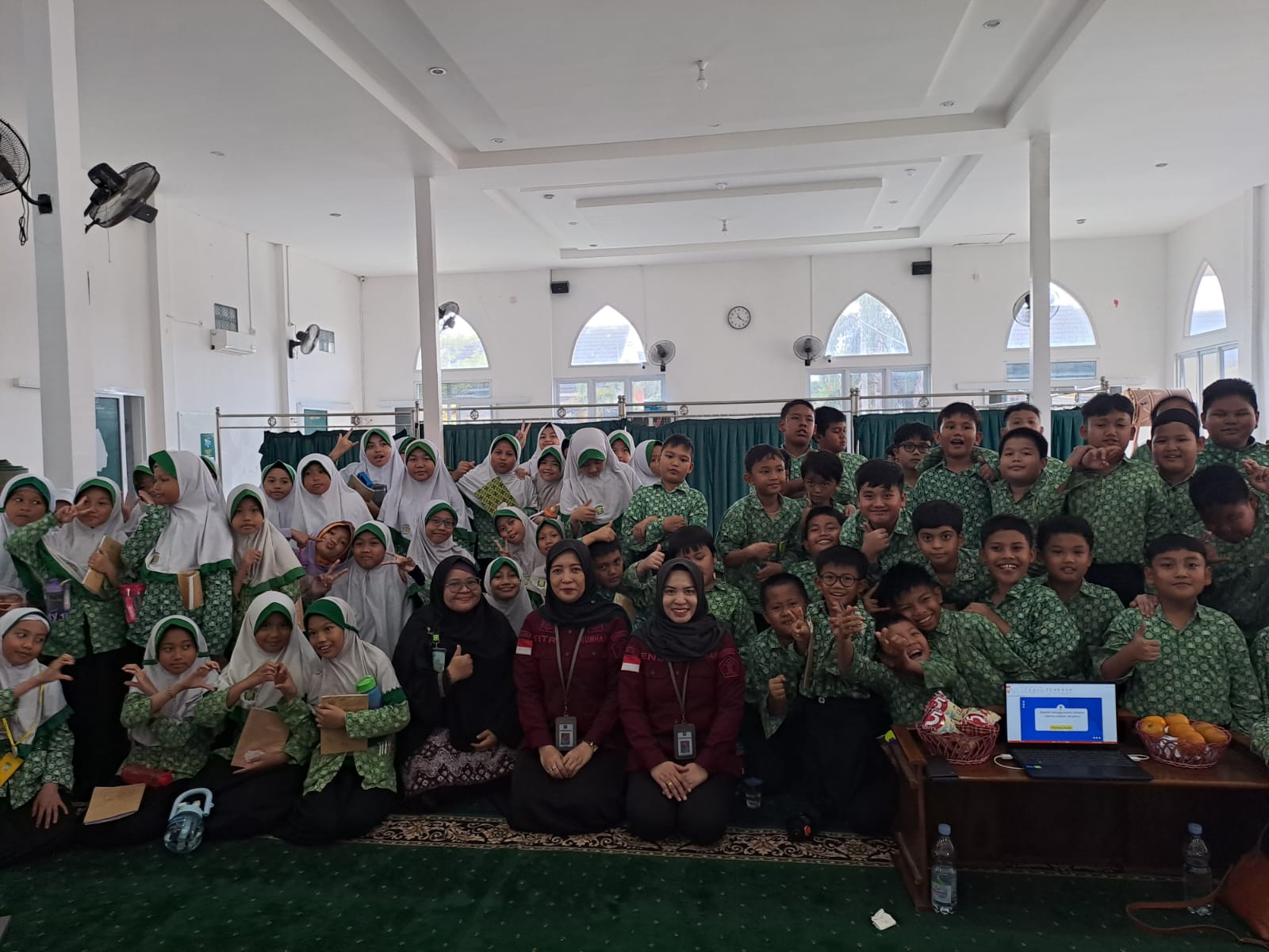 Belajar Hukum Sejak Dini: Siswa SDIT Bina Ilmi Antusias Ikuti Penyuluhan dari Kanwil Kemenkum Sumsel
