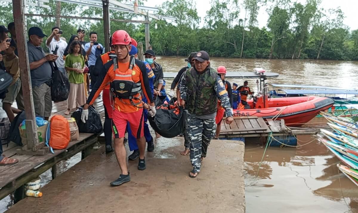 Tim SAR Gabungan Temukan Lagi 2 Korban Tabrakan Speed Boat Sinar Agung Vs Getek di Perairan Tanjung Serai