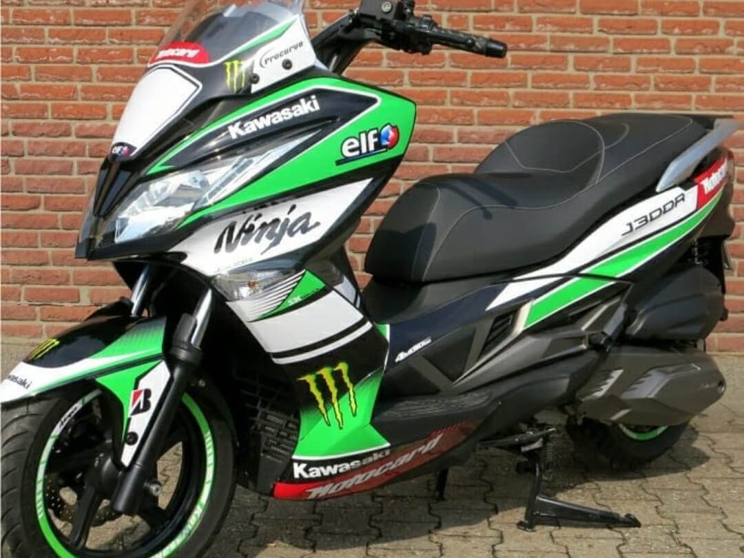 Perbandingan Antara Kawasaki J125 dan Yamaha N-Max: Saingan Sengit di Dunia Skutik 125cc