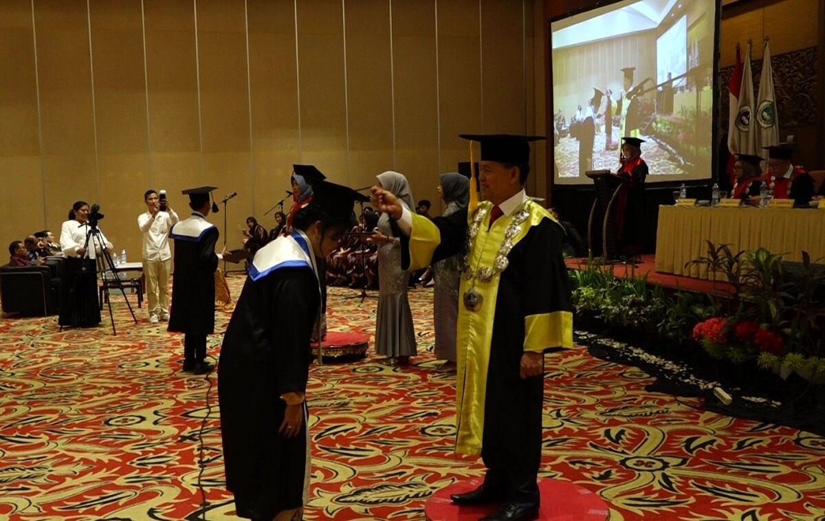STIE Akubank Mulia Darma Pratama Palembang Sukses Wisuda 110 Mahasiswa