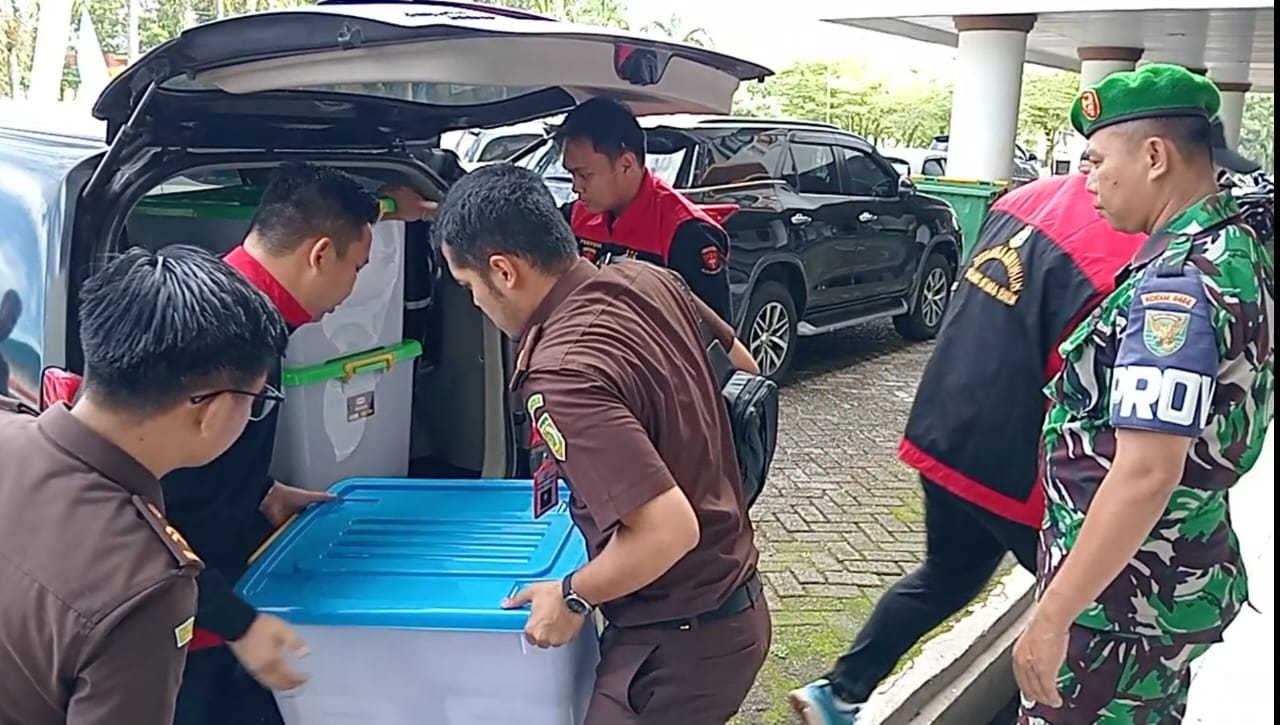 Kejari Muara Enim Geledah Kantor Dispora dan KONI