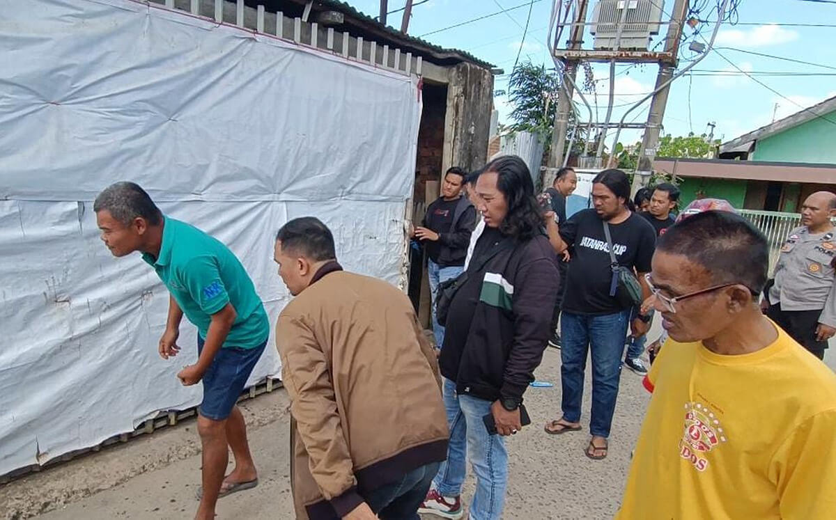 Satreskrim Polrestabes Palembang dan Polsek Seberang Ulu II Kejar Pelaku Penusukan Pemilik Toko Bangunan